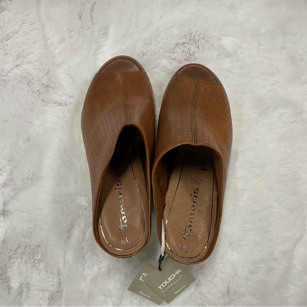 Tamaris Brown Leather Open-Back Mules